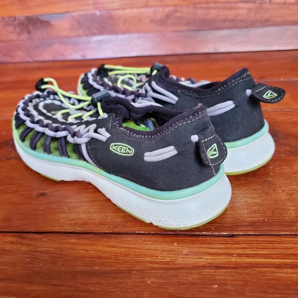 Keen Uneek O2 Bungee Water Shoes Boys 3 Waterproof‎ Sandals Black Green